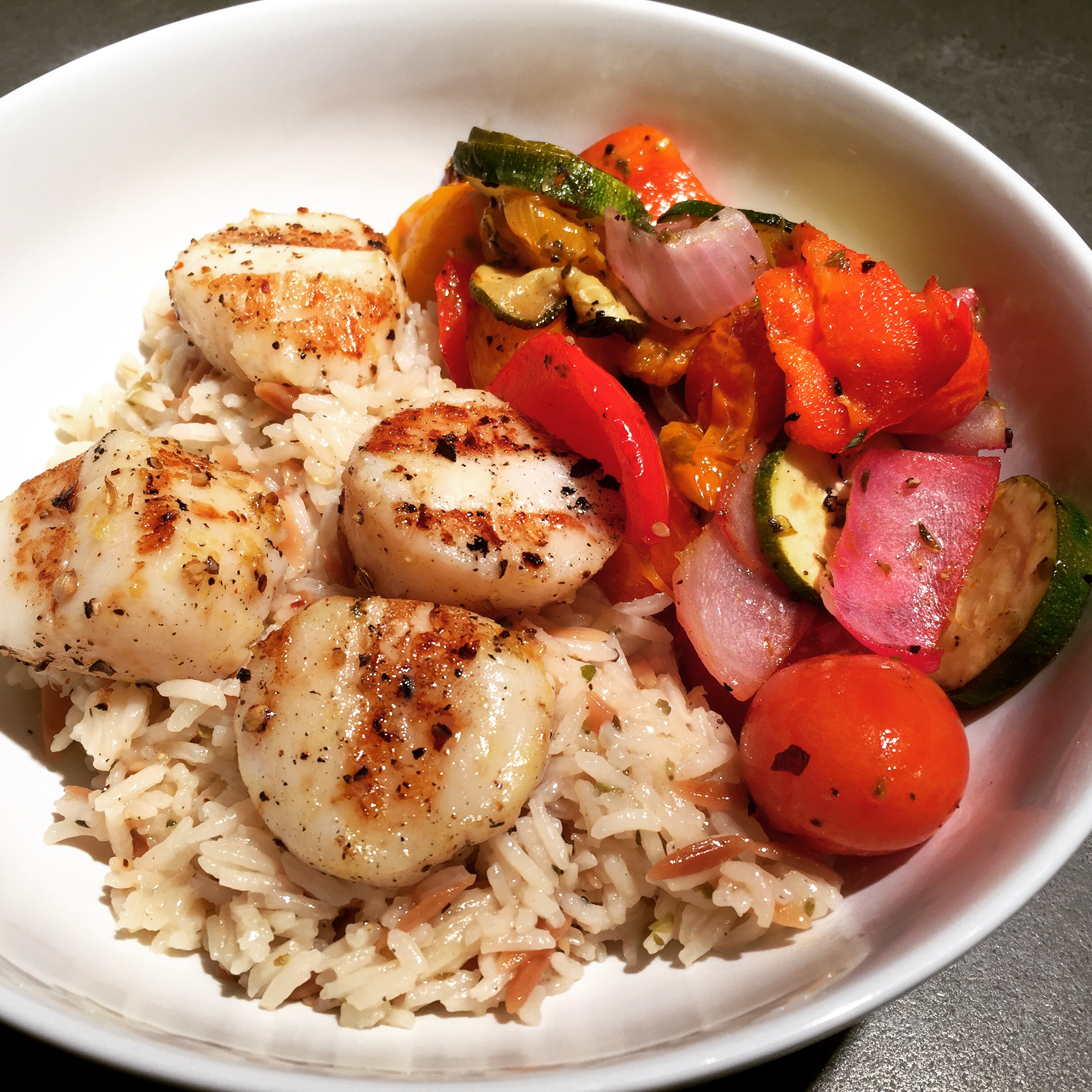 lemon everything kind of night: grilled scallops with grilled veggies and rice