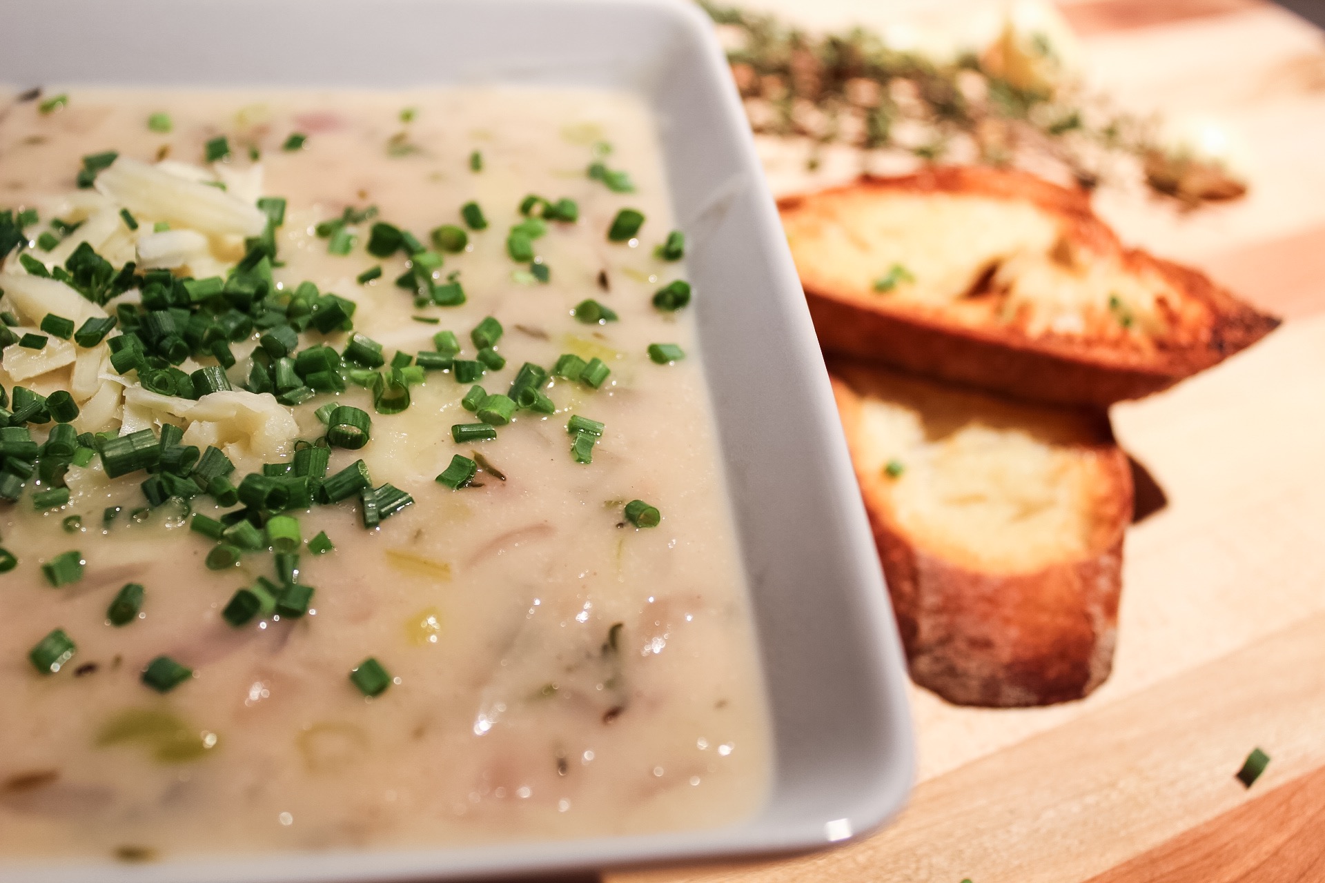 soup sundays: creamy onion soup