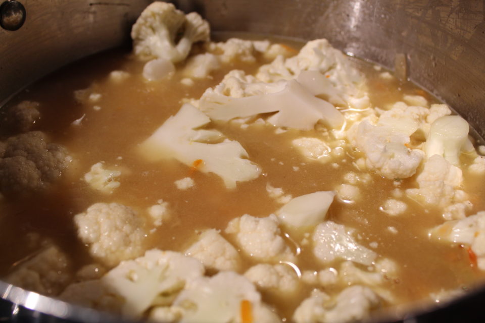 https://eatbreathelove.net/2017/02/cheddar-ale-cauliflower-soup/