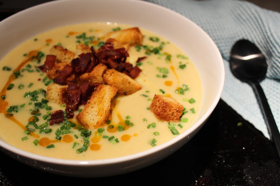 https://eatbreathelove.net/2017/02/cheddar-ale-cauliflower-soup/