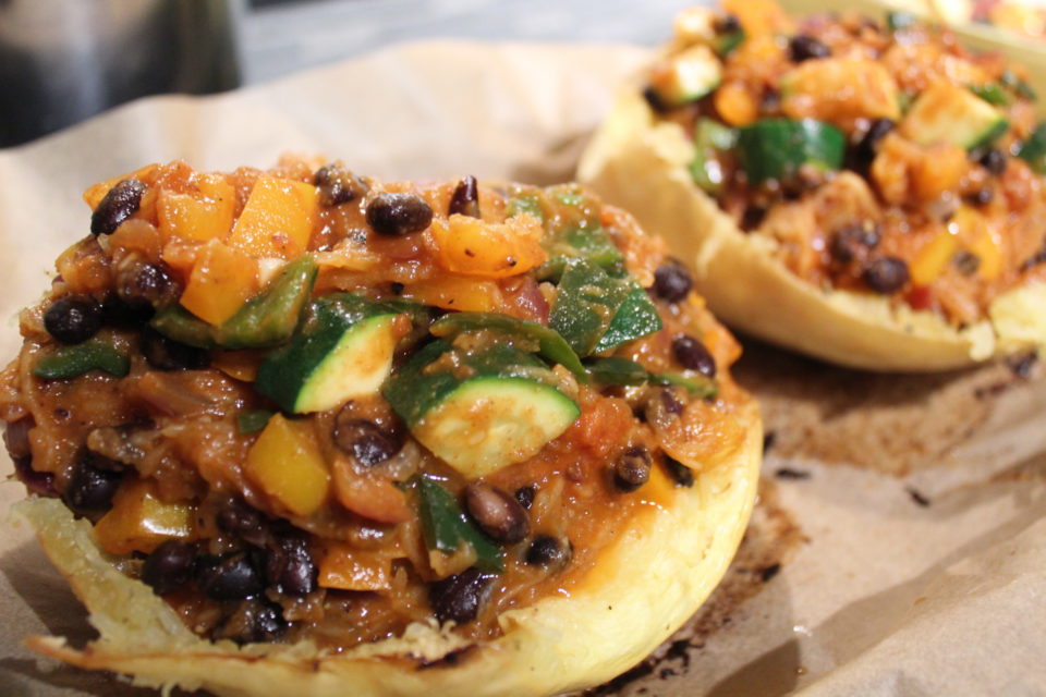 meatless monday: enchilada stuffed spaghetti squash - eat.breathe.love