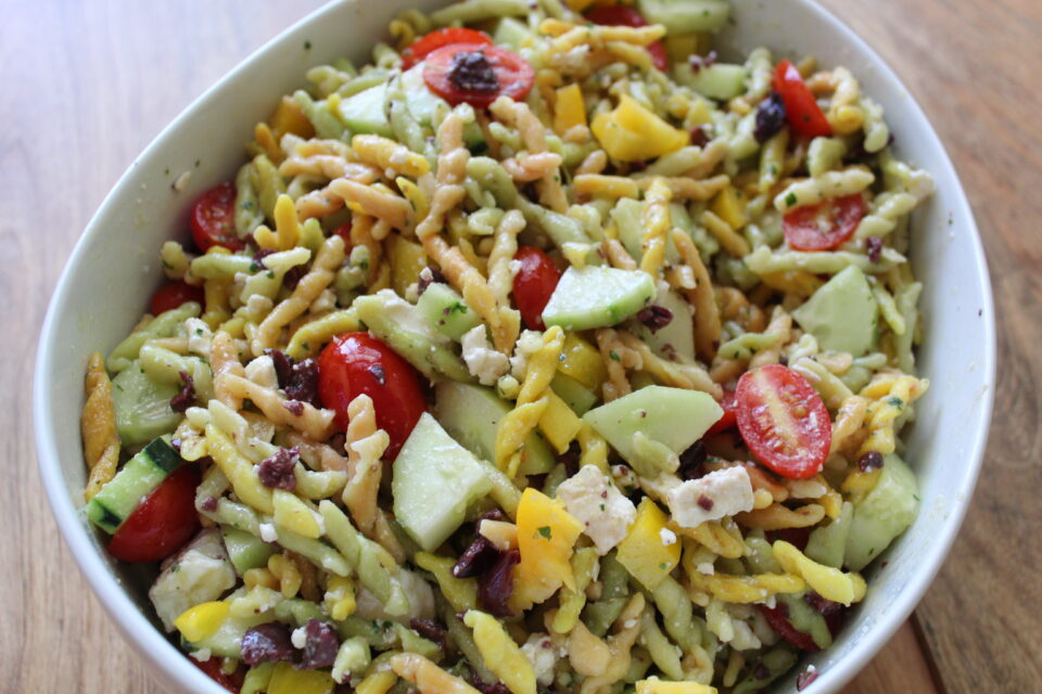 https://eatbreathelove.net/greek-pasta-salad/