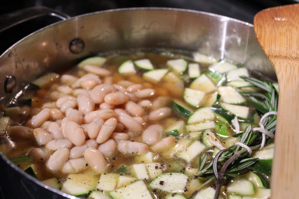 https://eatbreathelove.net/vegetable-barley-soup/